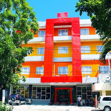 Maleosan Inn Manado Hotel Экстерьер фото