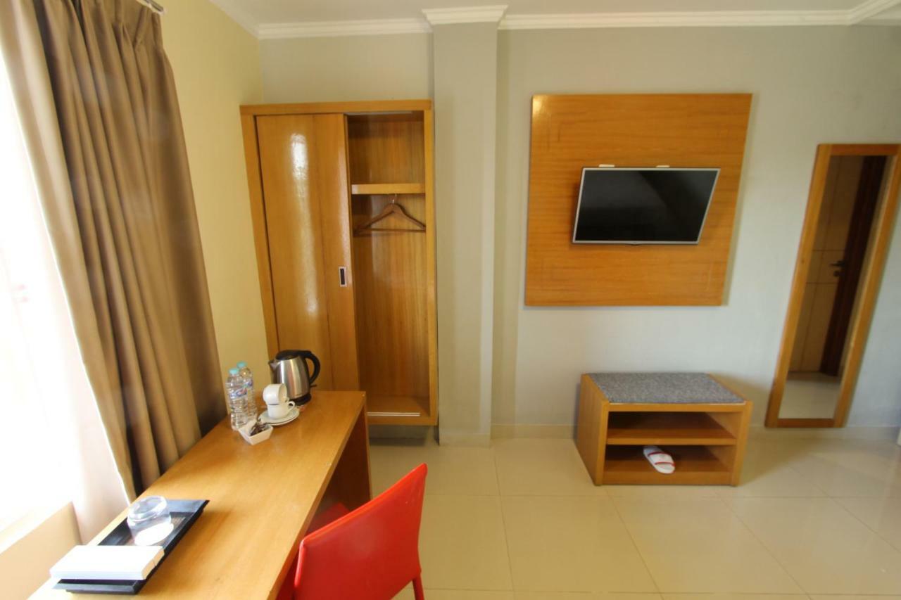 Maleosan Inn Manado Hotel Экстерьер фото